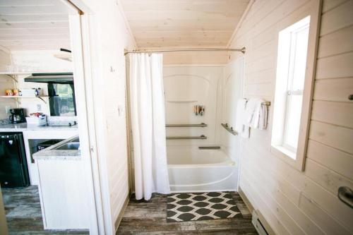 Waterview Studio with Private Porch #10 at Long Cove Resort - image 8