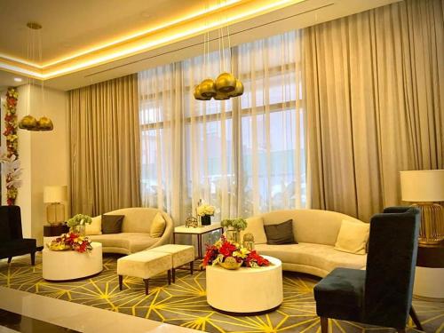 LUXURIOUS and PRESTIGIOUS BRAND NEW UNIT IN EASTWOOD