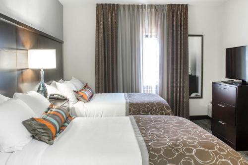 2 bedrooms, 4 beds