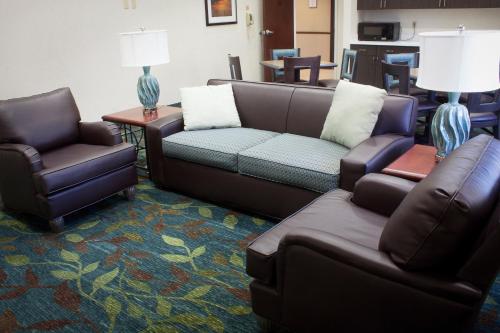 Candlewood Suites Youngstown W - I-80 Niles Area, an IHG Hotel