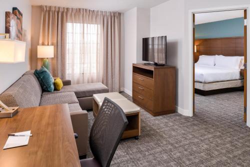 Staybridge Suites Indianapolis Downtown-Convention Center By IHG in مركز مدينة انديانابوليس
