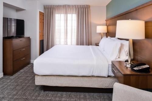 Staybridge Suites Indianapolis Downtown-Convention Center By IHG in مركز مدينة انديانابوليس