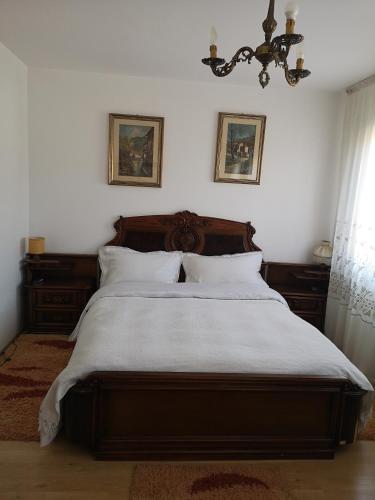 Quadruple Room with Shared Bathroom