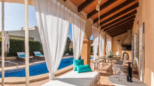  Villa Son Serra, Pool and Chill Out close to the beach in Son Serra de Marina