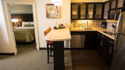 2 bedrooms, 4 beds