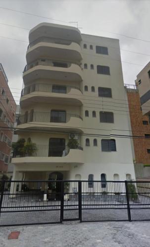 Apartamento em Guaruja 350 da Praia da Enseada proximo ao aquario