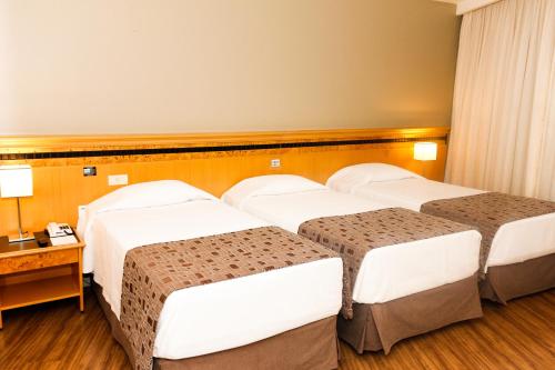 Golden Park Internacional Foz & Convencoes Golden Park International Foz is conveniently located in the popular Centro area. The property offers a wide range of amenities and perks to ensure you have a great time. Service-minded staff will wel