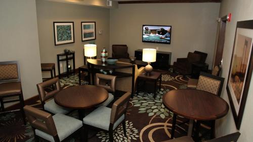 Staybridge Suites Lincoln North East an IHG Hotel - image 5