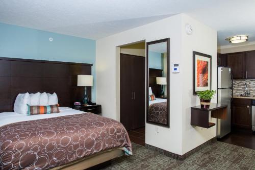 Staybridge Suites Lincoln North East, an IHG Hotel