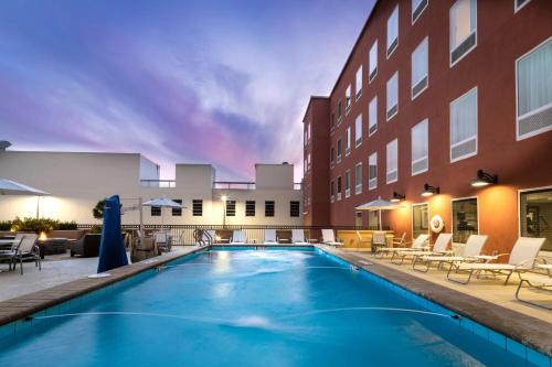泳池, Staybridge Suites Montgomery - Downtown by IHG in 蒙哥馬利市中心