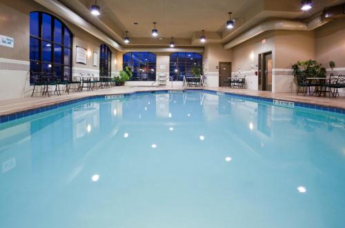 Peldbaseins, Staybridge Suites Milwaukee Airport South By IHG in Franklin (WI)