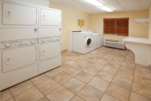 Candlewood Suites Elgin – Northwest Chicago an IHG Hotel - image 7