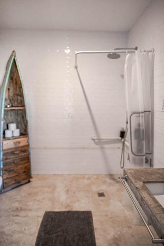 Surfers Lodge Peniche - image 11
