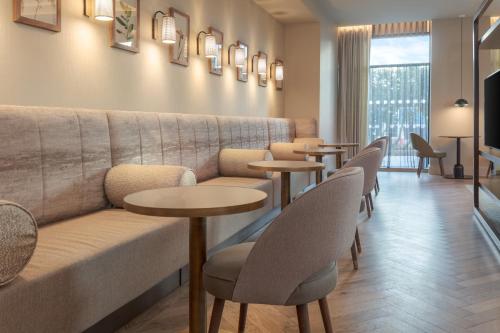 Staybridge Suites London Heathrow - Bath Road, an IHG Aparthotel