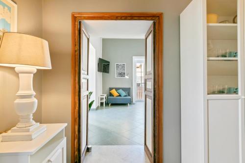 GuestHost - Stylish Flat Maqueda, Palermo (fotografie 3)