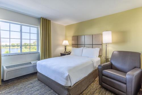 Candlewood Suites Aurora-Naperville, an IHG Hotel