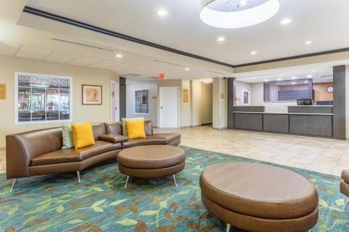 Candlewood Suites Aurora-Naperville