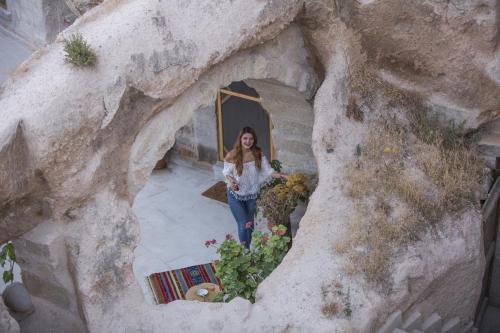 Helike Cave Hotel - image 7
