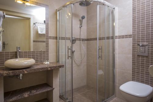 Hotel Carlina - image 2