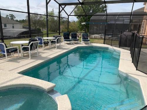 7 Bedroom, 6 bath and pool near Disney in Emerald Island 4 King Master Suites detail