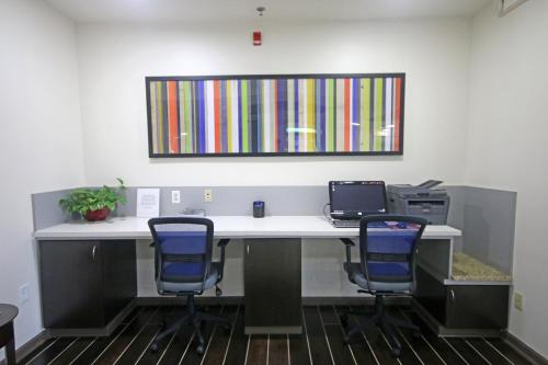 Holiday Inn Express Hotel & Suites Greensboro-East by IHG in Greensboro, USA