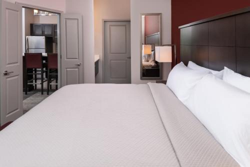 Staybridge Suites - Lake Charles, an IHG Hotel