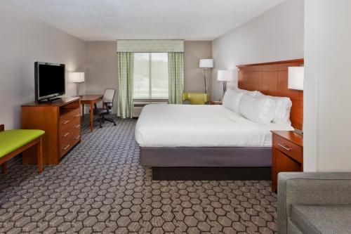 Holiday Inn Express Phenix City-Fort Benning, an IHG Hotel