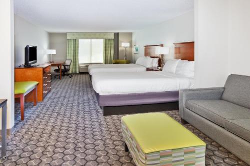 Holiday Inn Express Phenix City-Fort Benning, an IHG Hotel