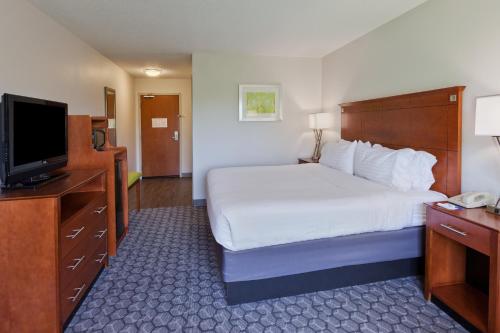 Holiday Inn Express Phenix City-Fort Benning, an IHG Hotel