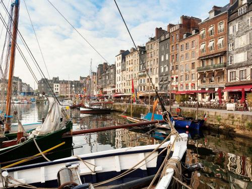 photo chambre ibis budget Honfleur Centre