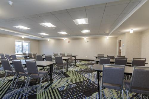 Holiday Inn Express & Suites- South Bend Casino, an IHG Hotel