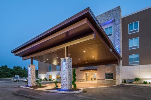 Holiday Inn Express & Suites- South Bend Casino, an IHG Hotel