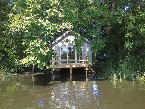 La cabane sur l'eau - Location saisonnière - Cul-des-Sarts