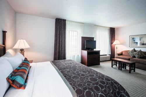 Staybridge Suites Rockford Hotel