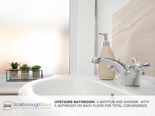 Beautiful Victorian Townhouse Great location close to THE BEACH and Peasholm Park with FREE PARKING SLEEPS 9 - image 12