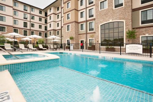 스테이브리지 스위트 스톤 오크 바이 IHG - 수영장