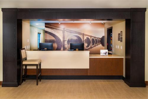 Lobby, Staybridge Suites Newark-Fremont in Newark (CA)