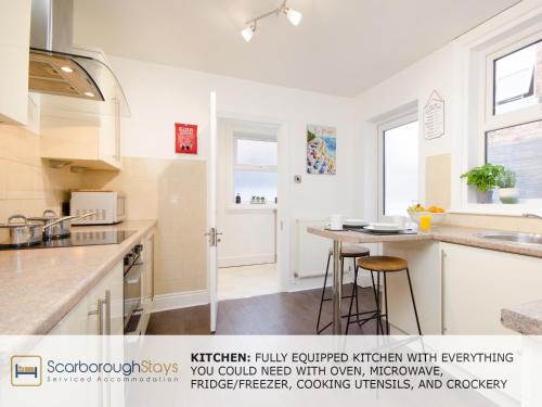 Beautiful Victorian Townhouse Great location close to THE BEACH and Peasholm Park with FREE PARKING SLEEPS 9 - image 6