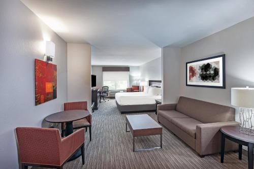 Holiday Inn Express Hotel and Suites Shreveport South Park Plaza, an IHG Hotel