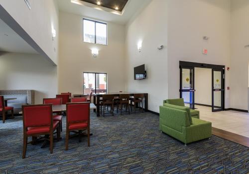 Holiday Inn Express Hotel & Suites South Bend Notre Dame Univ. By IHG - 숙소 외관