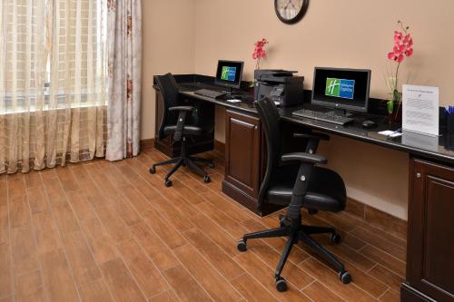 Holiday Inn Express Hotel & Suites Sherman Highway 75 by IHG in Sherman, USA