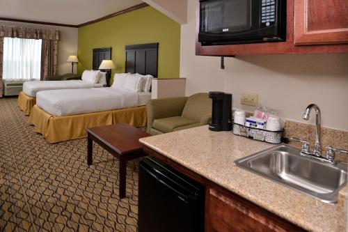 快捷假日酒店及套房-謝爾曼公路75號 (Holiday Inn Express Hotel & Suites Sherman Highway 75) in 謝爾曼(TX)