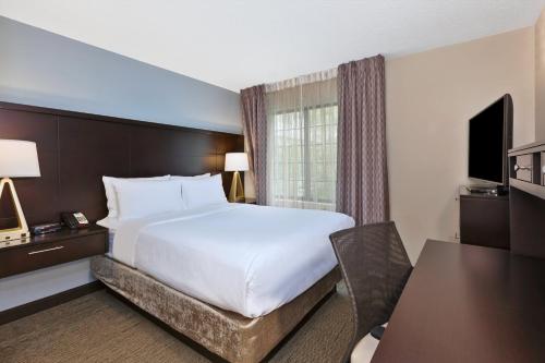 2 bedrooms, 4 beds