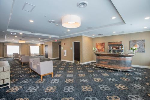 Holiday Inn Hotel & Suites Cincinnati Downtown, an IHG Hotel