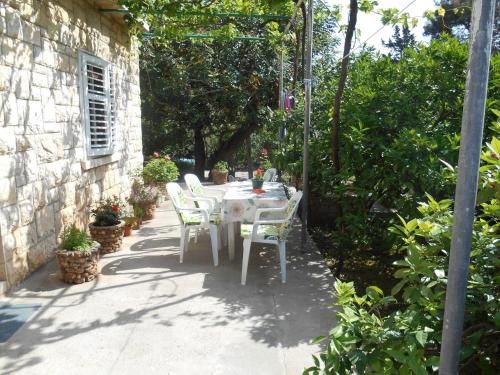  Apartment Anđa in Rogač