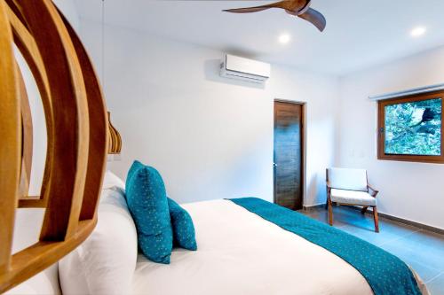 248118240 Ysuri Sayulita - Beachfront Hotel