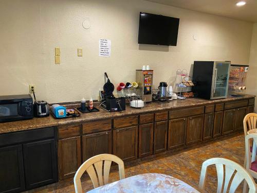 Lone Star Inn - image 9