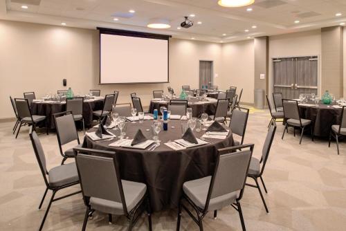 Holiday Inn Hotel & Suites Houston West - Katy Mills