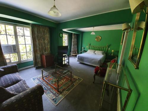 room detail thumbnail 0