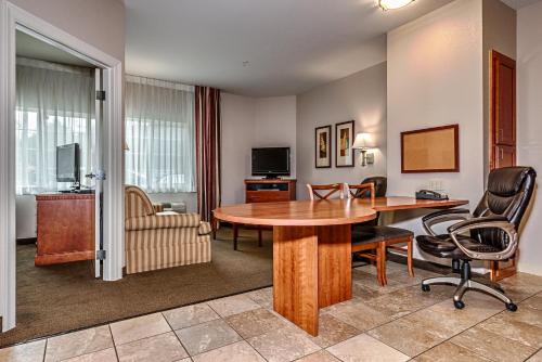 Candlewood Suites Oak Harbor, an IHG Hotel